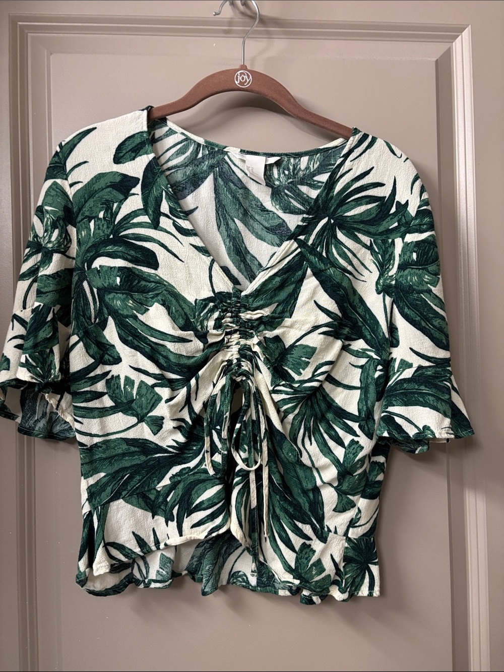 H&M Cream and Green Palm-Print Ruched Front Short Sleeve Top